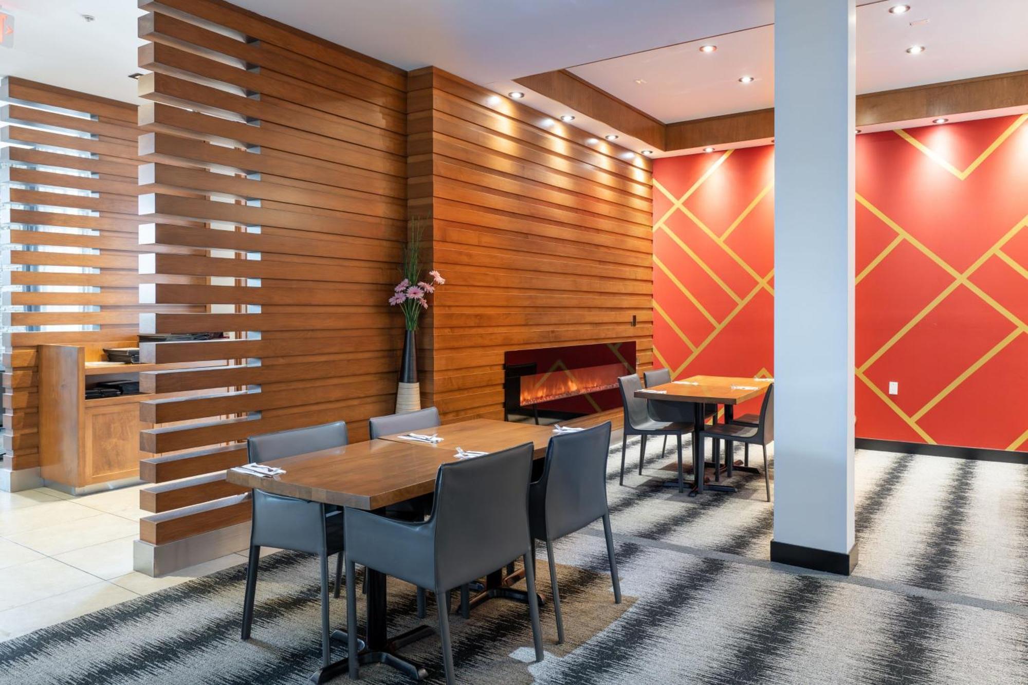 Four Points By Sheraton Edmonton International Airport Nisku Exteriör bild